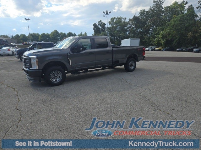 2026 Ford Super Duty F-350 SRW XL 4WD Crew Cab 6.75' Box