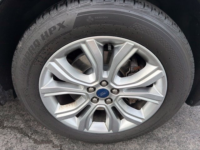 2020 Ford Edge Titanium