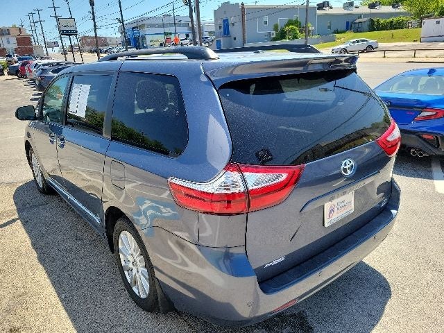 2017 Toyota Sienna XLE Premium 7 Passenger