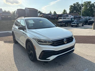 2023 Volkswagen Tiguan 2.0T SE R-Line Black