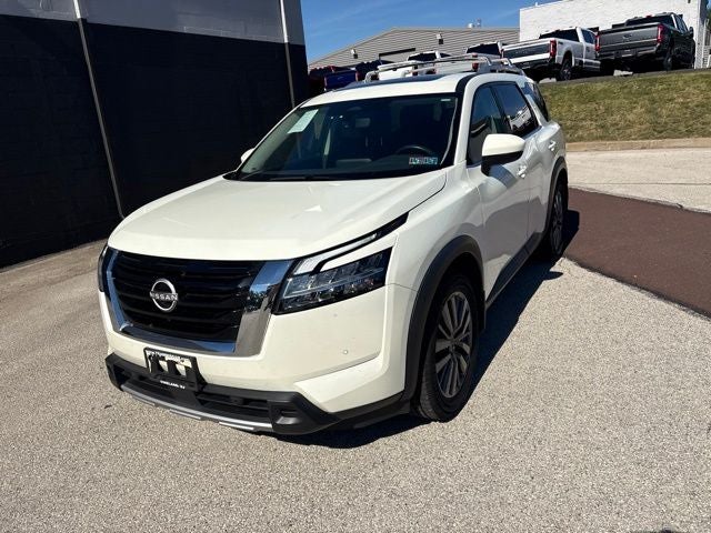 2024 Nissan Pathfinder SL