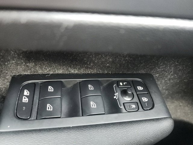 2020 Volvo XC40 Momentum