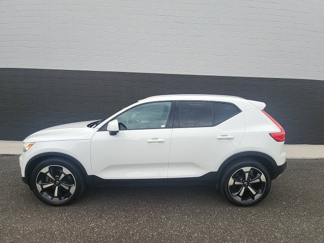 2020 Volvo XC40 Momentum