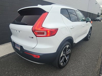 2020 Volvo XC40 Momentum