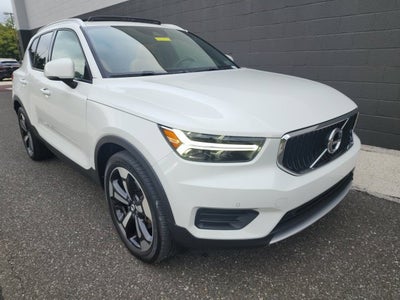 2020 Volvo XC40 Momentum